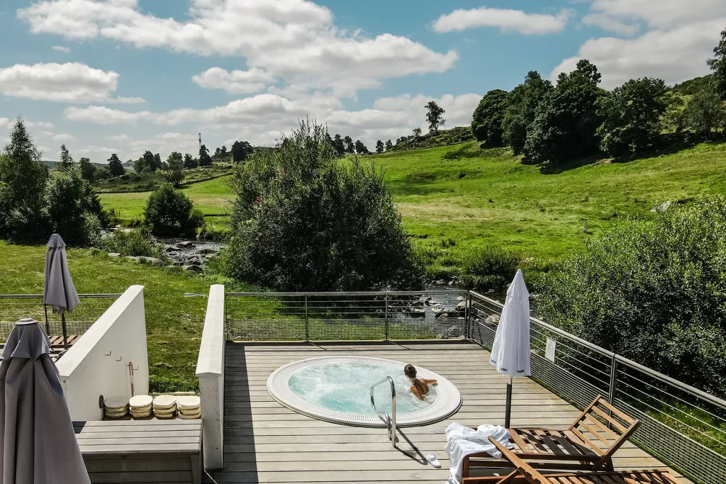 Outdoor hot tub at the Chaldette spa