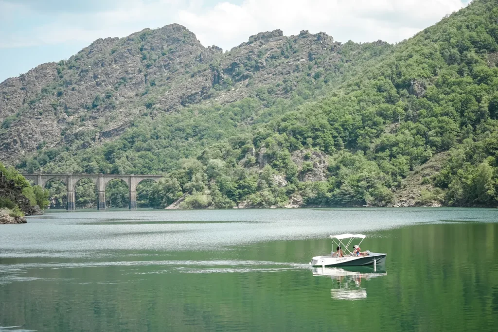 Electric boat on Lake Villefort