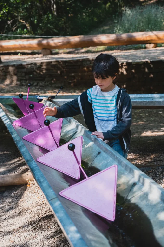 A child in the Vallon du Villaret