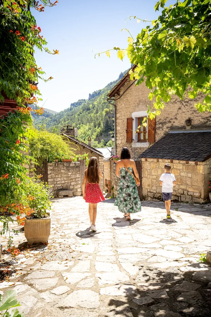 A stroll through the narrow streets of Sainte-Enimie