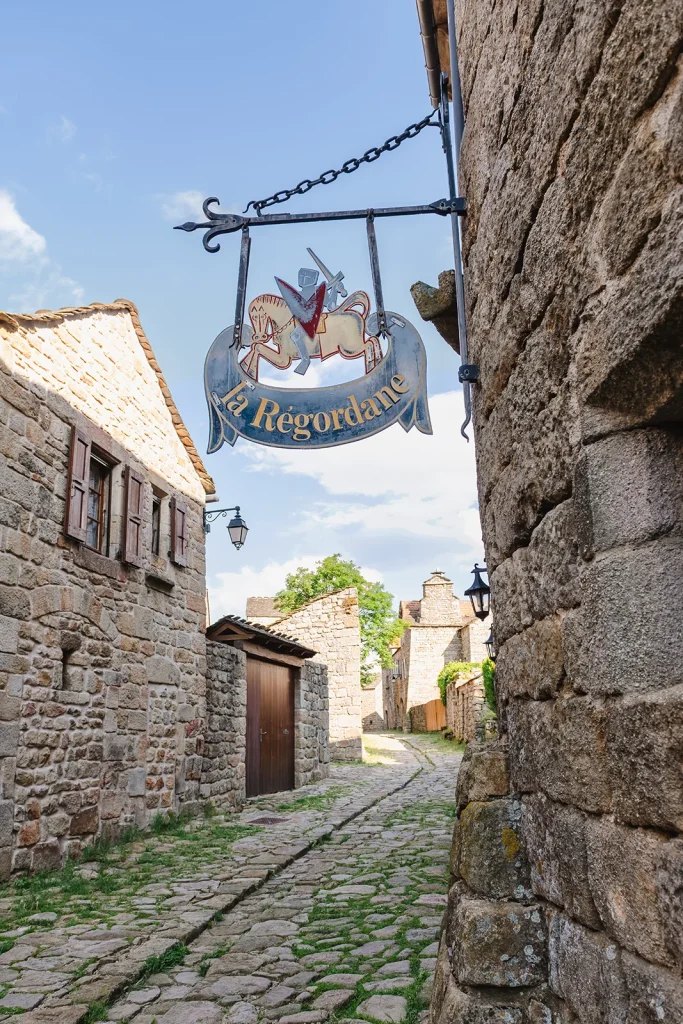 Ruelle de la Garde-Guérin and the Régordane sign