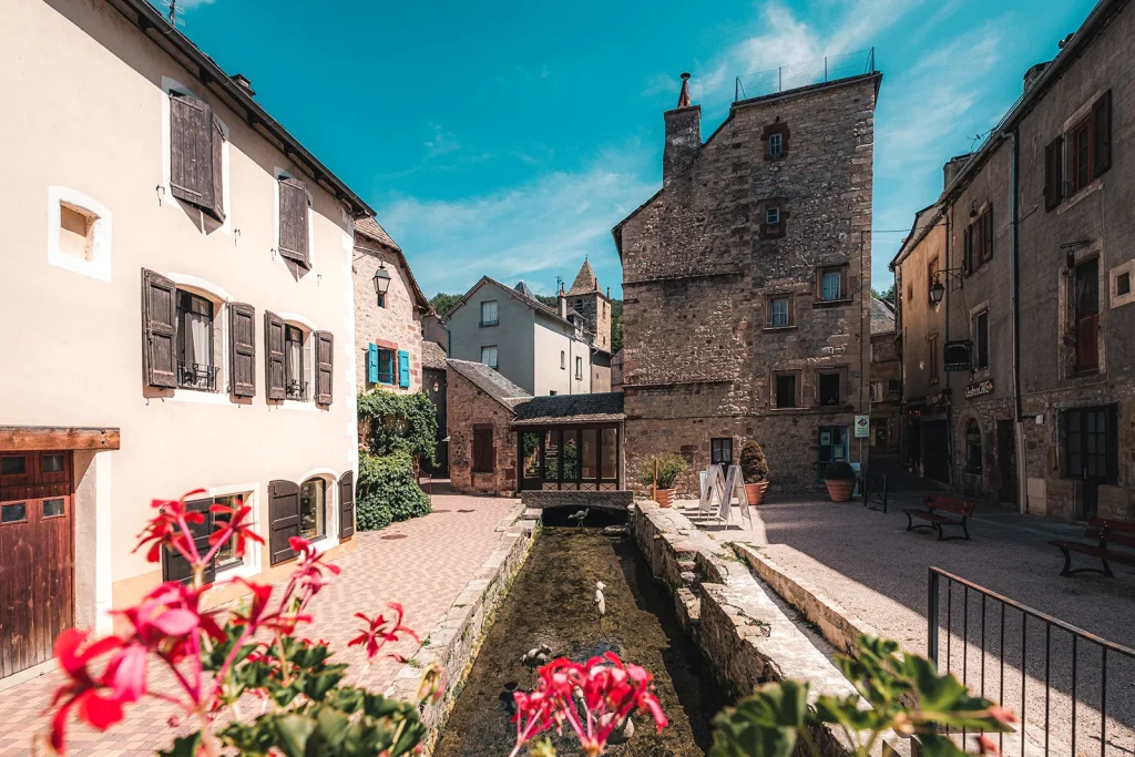 Canal in La Canourgue