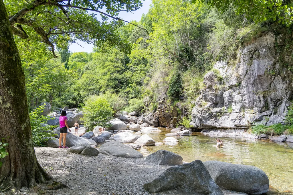 Picnic and a swim at La Planche