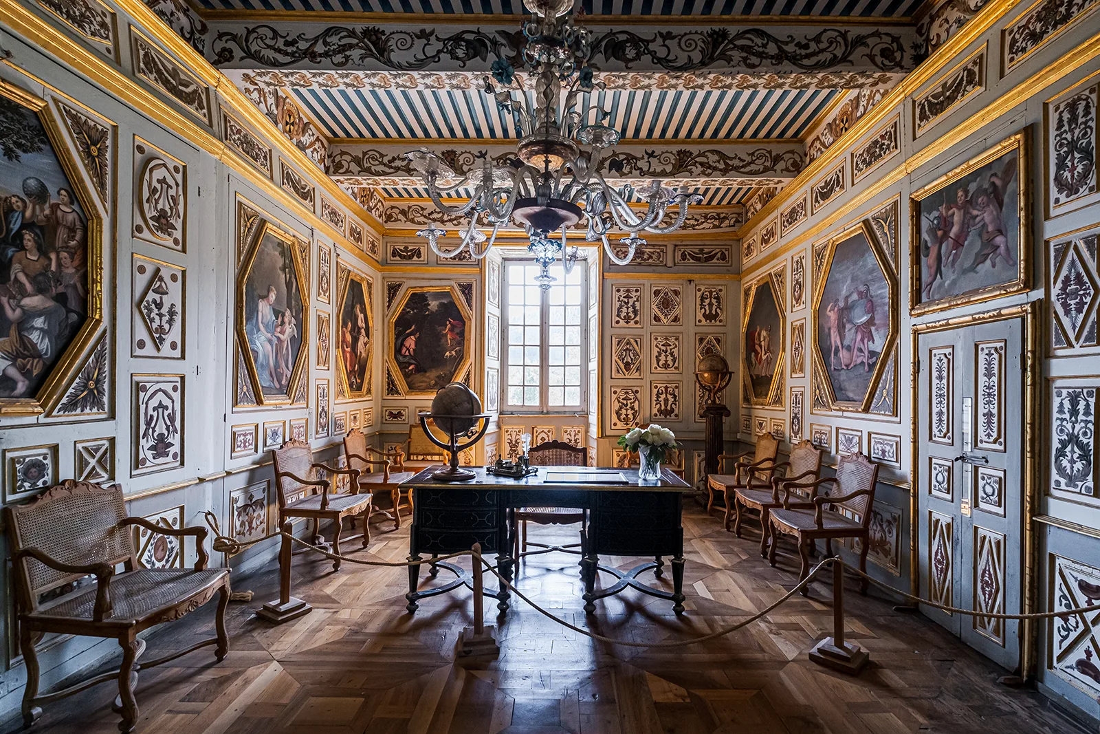 Salle intérieure dans le Château de la Baume