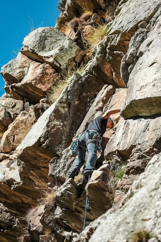 Climbing at the Verdezun site in the Truyère Gorges