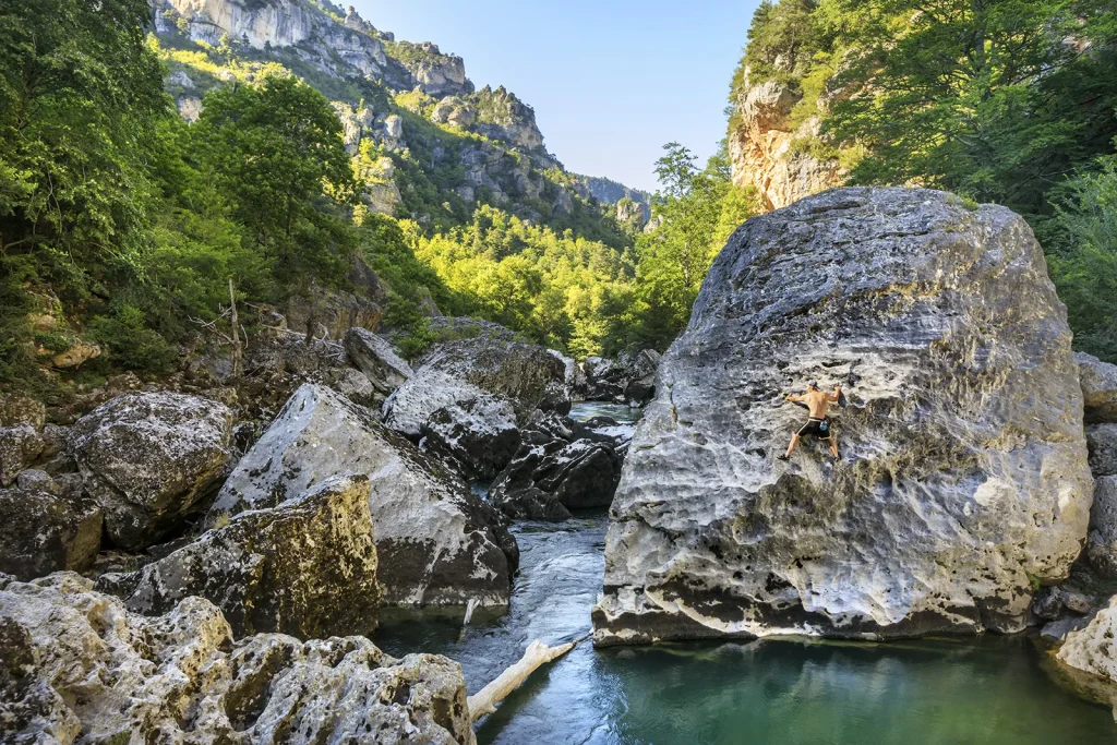Rock climbing in the Gorges du Tarn