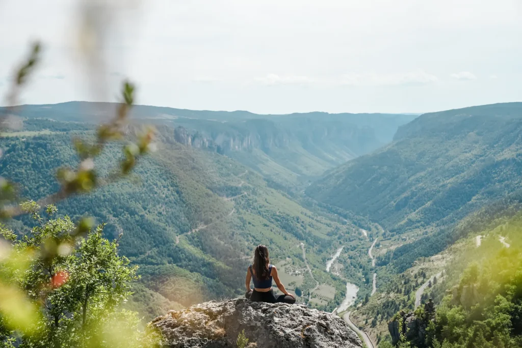 Méditation face aux gorges.