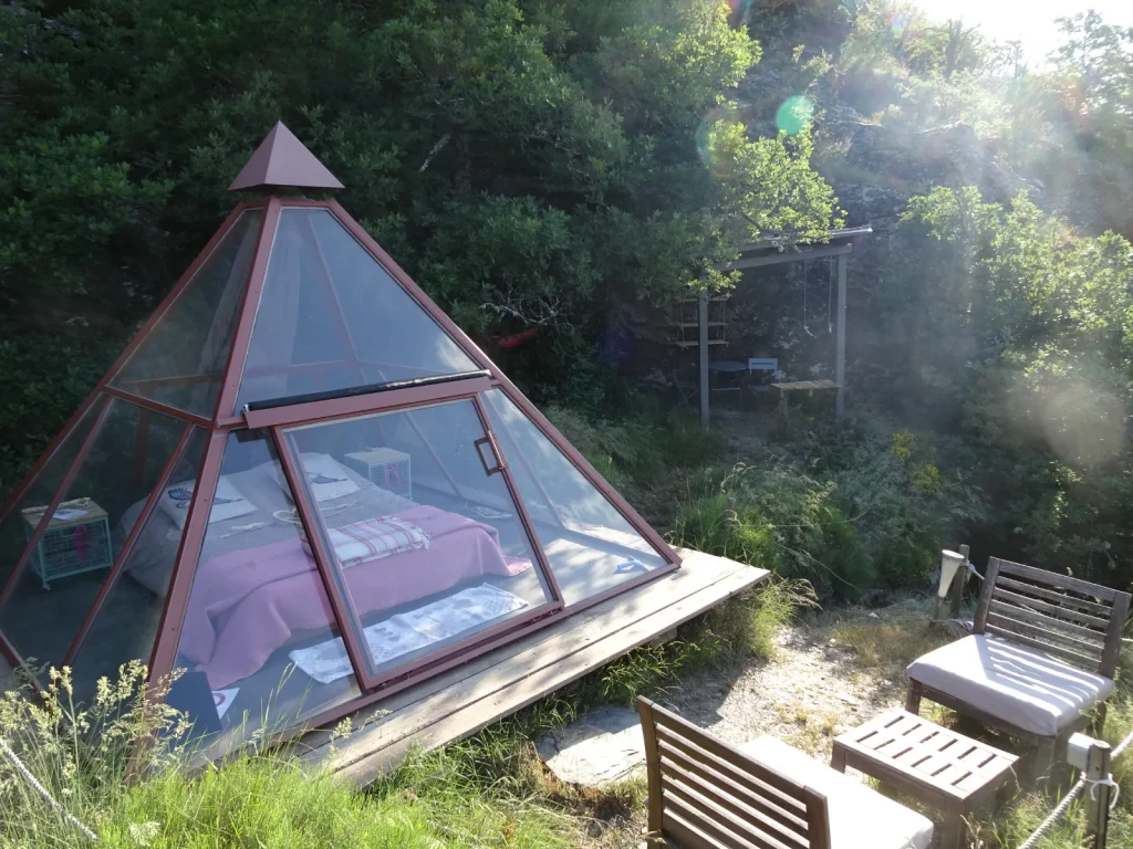 A glass pyramid for a unique night’s stay in Lozère.