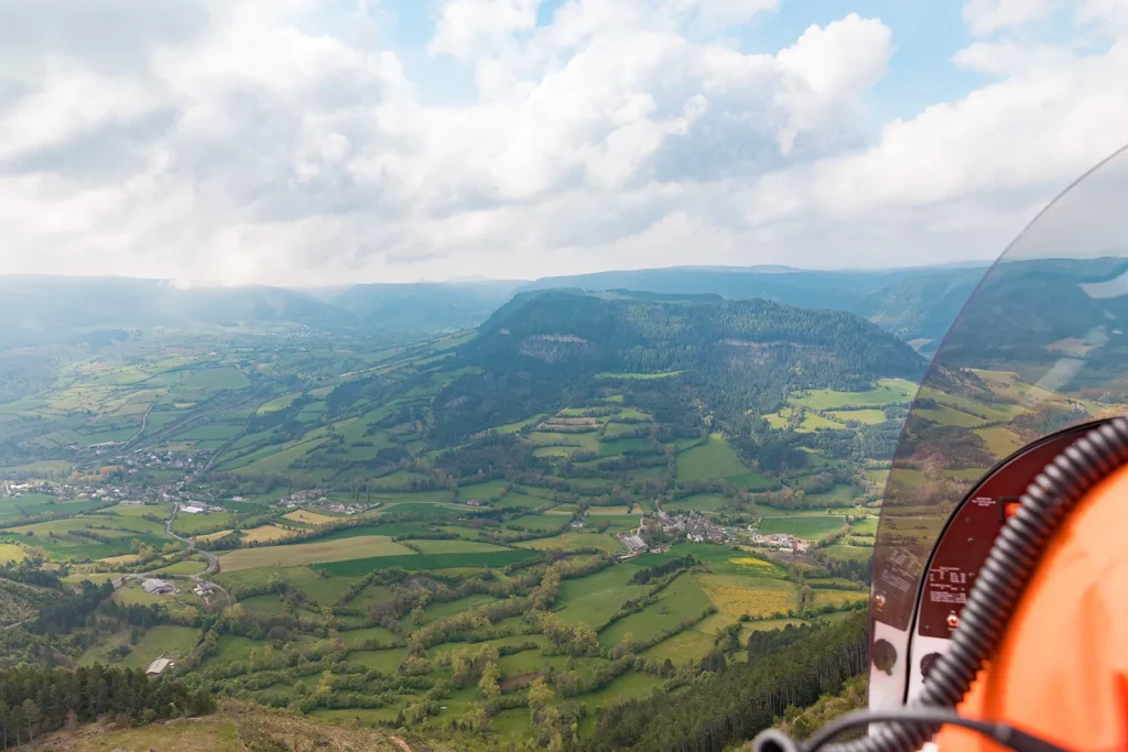 Microlight flight with a view of Balduc’s thing