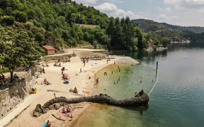 Plage du Lac de Villefort