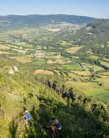 Vélo en famille sur le Causse de Mende