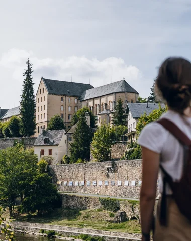 Rive du Lot avec vue sur la maison Diocésaine de Mende