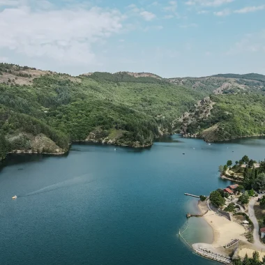 Vue aérienne sur le lac de Villefort