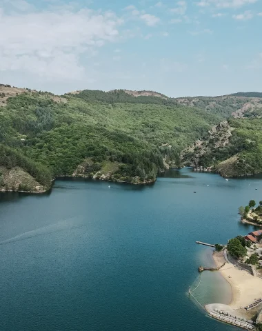 Vue aérienne sur le lac de Villefort