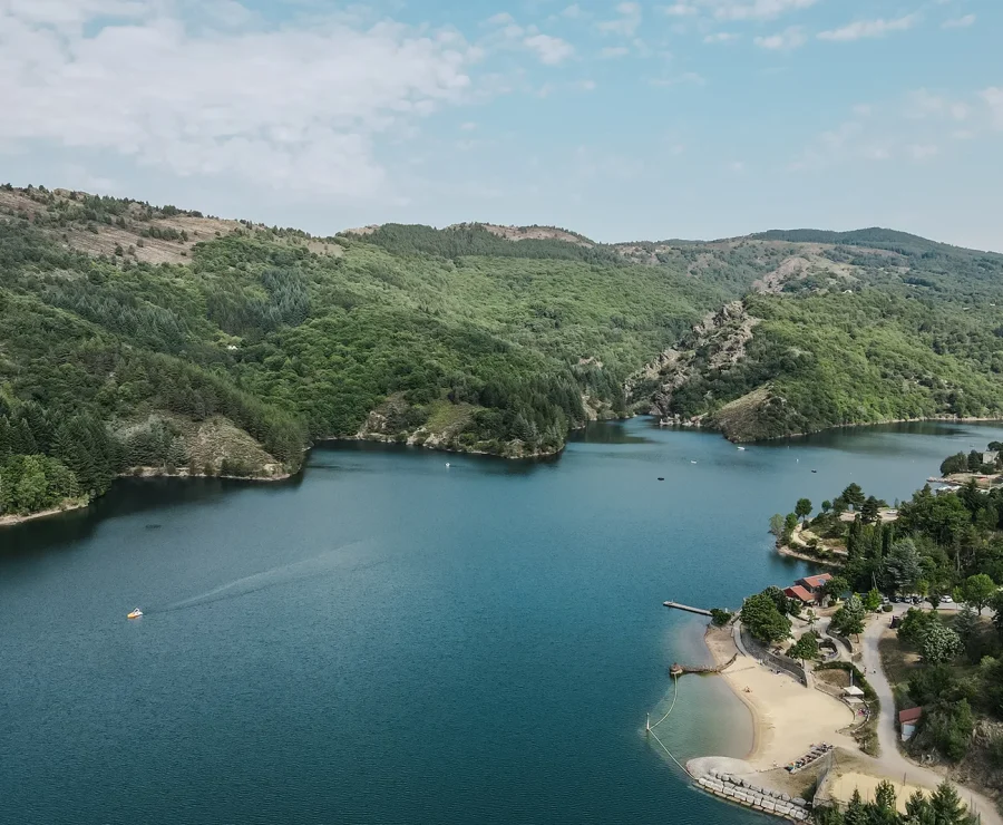 Vue aérienne sur le lac de Villefort