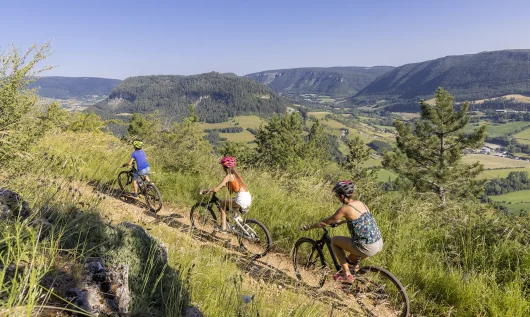 VTT en famille sur le Causse de Mende