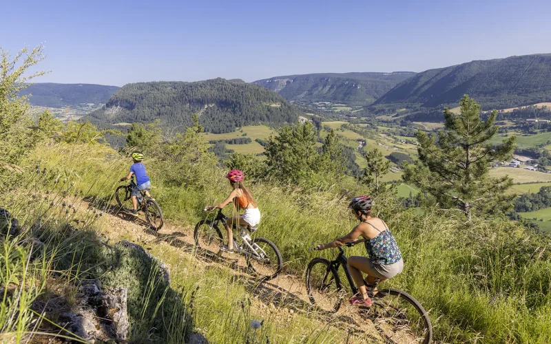 VTT en famille sur le Causse de Mende