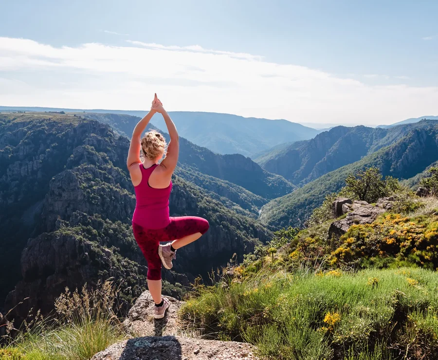 Yoga face aux Gorges du Chassezac
