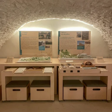 Expositions et ateliers au sein du musée du Gévaudan, au sujet des drailles et le long du Lot.